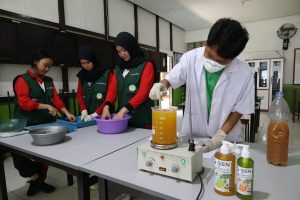高校生がエコ洗剤を開発