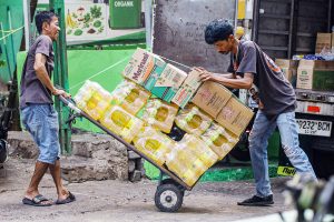 第３回 なぜ給料日前に「カスボン」するのかーアリフおじさんに聞く！インドネシアの「なぜ？」
