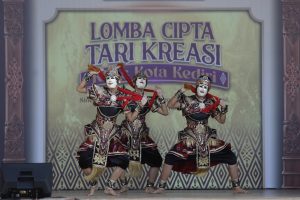 伝統舞踊の創作競う
