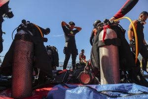 南スラウェシ沖で旅客船沈没、25人不明