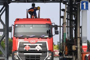 メダンで燃料停滞、運転手不足が原因