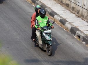 配車ドライバーは零細事業者に認定