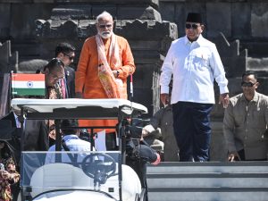 モディ首相とプランバナン寺院を訪問