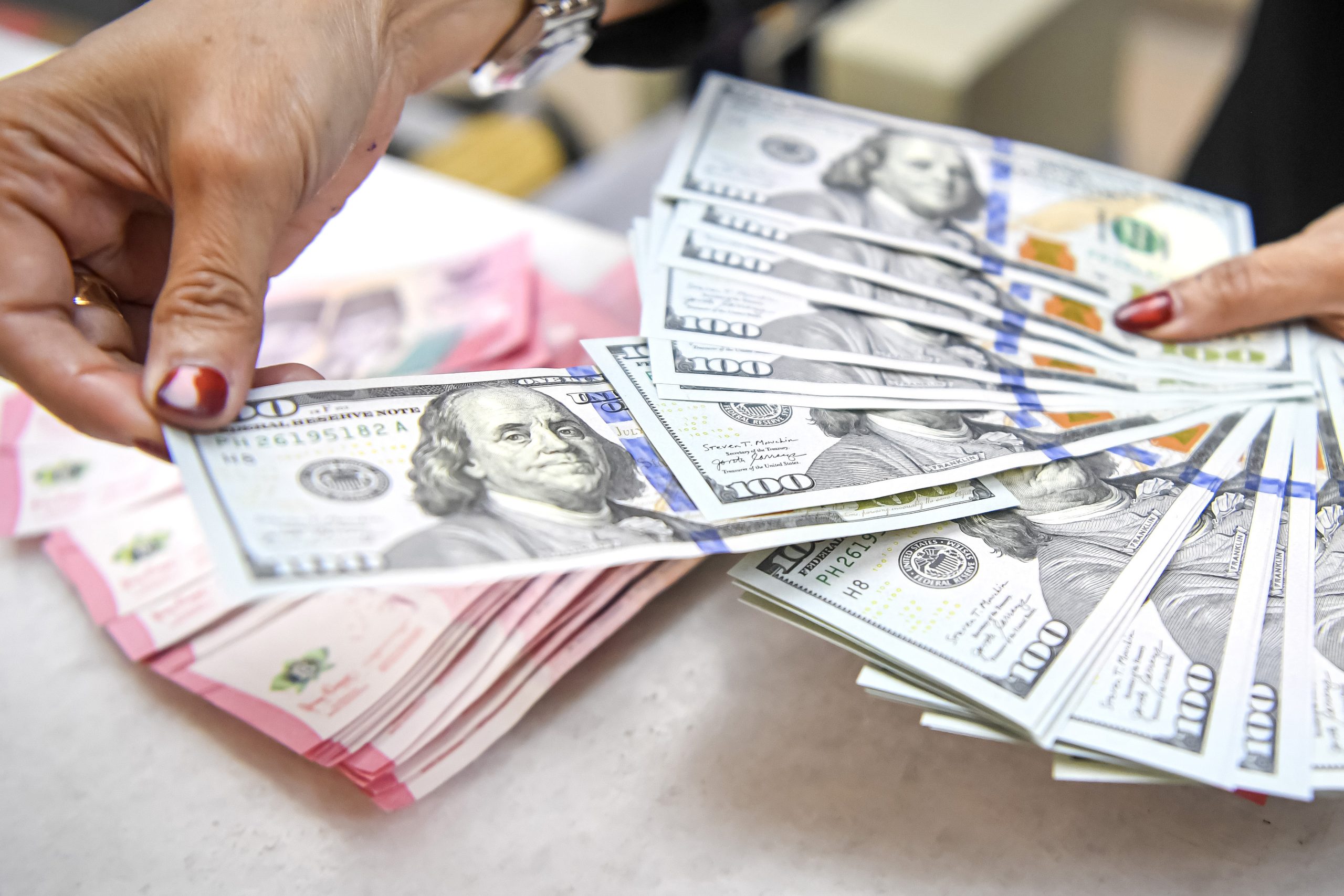 外国資金、４～６月に85億ドル流入