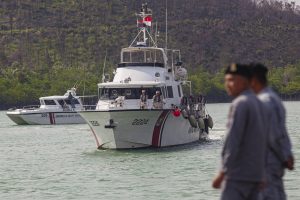 3カ国合同の海上訓練