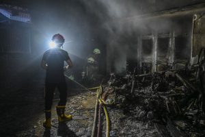 サワ・ブサールで住宅火災