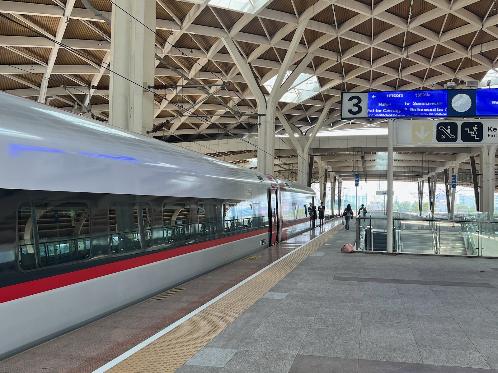 国鉄、高速鉄道が利益を圧迫