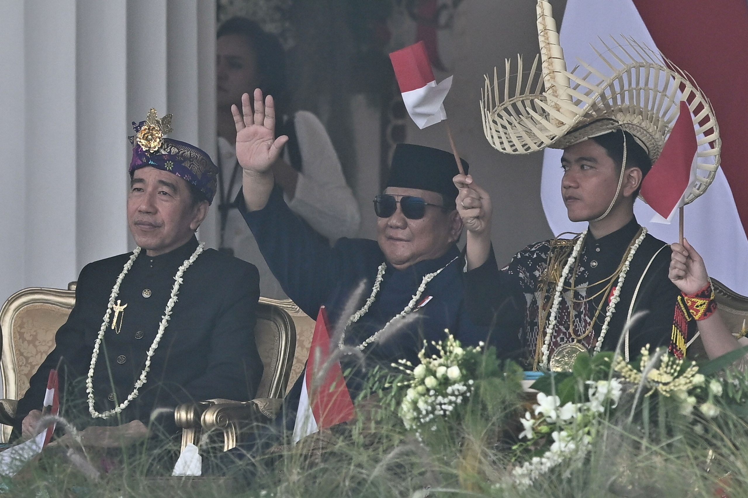 与党報道官「3人は良好な関係」ー大統領とジョコウィ親子