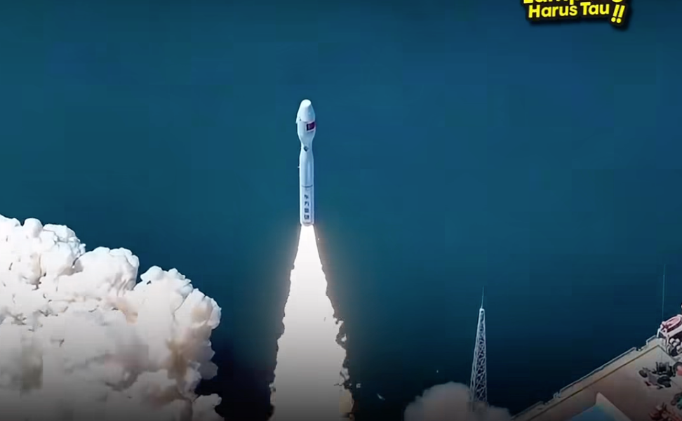 初のＡＩ超分光衛星を打ち上げ