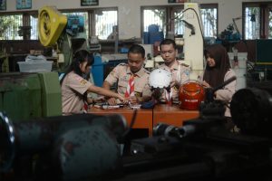 命守るヘルメット、学生が開発