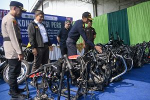 高級バイク密輸を阻止