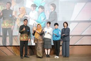 大塚、日イ高校生の環境交流ー徳島とマラン、廃ペットボトル活用
