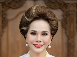 デヴィ夫人が独立記念式典に出席