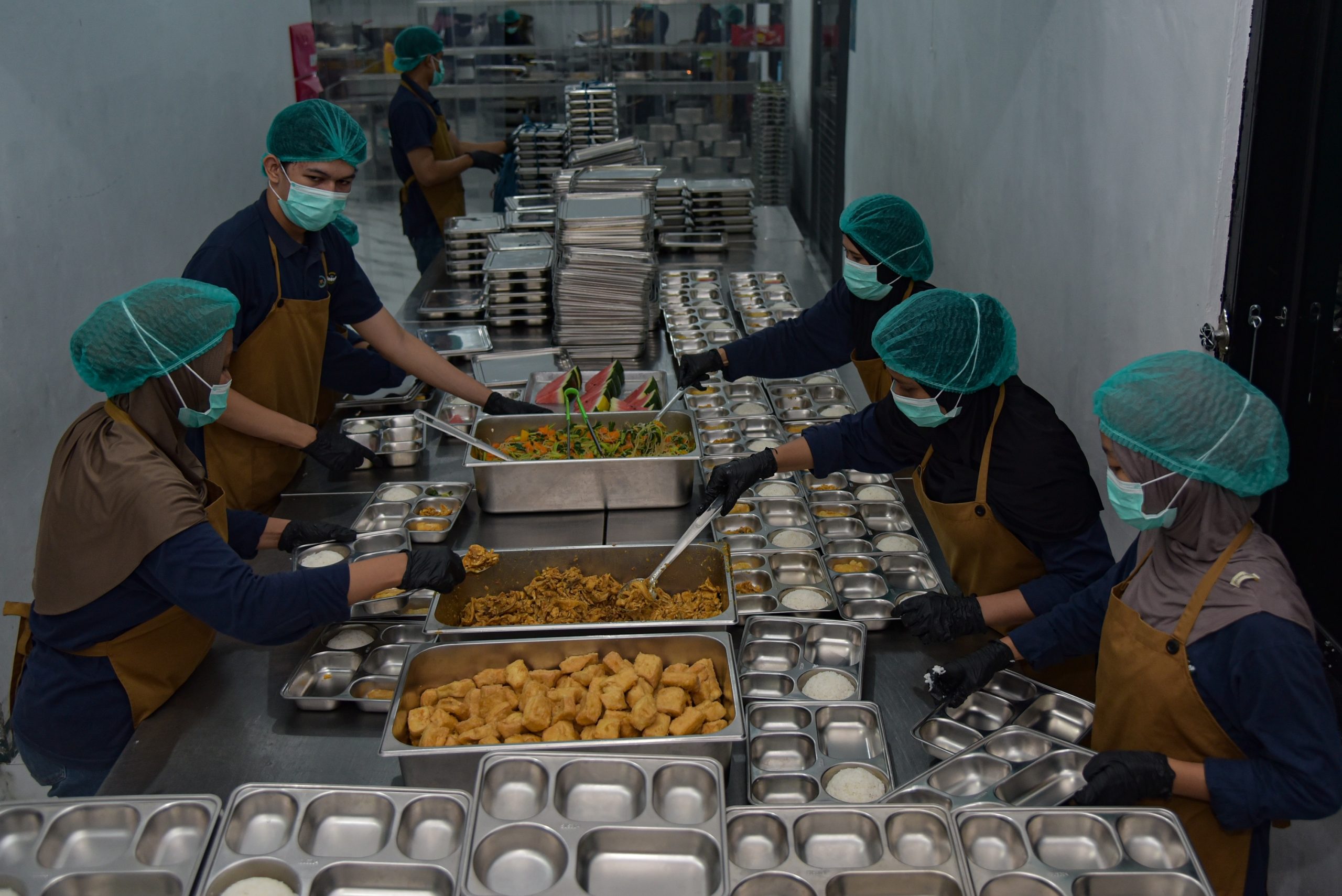 給食用の魚300匹を12時間放置ー北スマトラ・カロ県の集団食中毒、被害は353人に