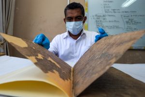 水害の古文書520点を修復