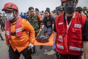 フェリー転覆事故、22人救助
