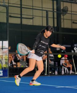 パデル佐藤選手、インドネシア拠点に世界へ