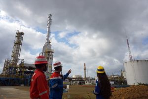 次世代燃料支える製油所