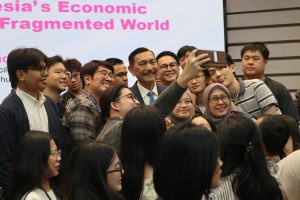 中国のイノベーション「学ぶ鏡」ールフット氏、清華大で講演