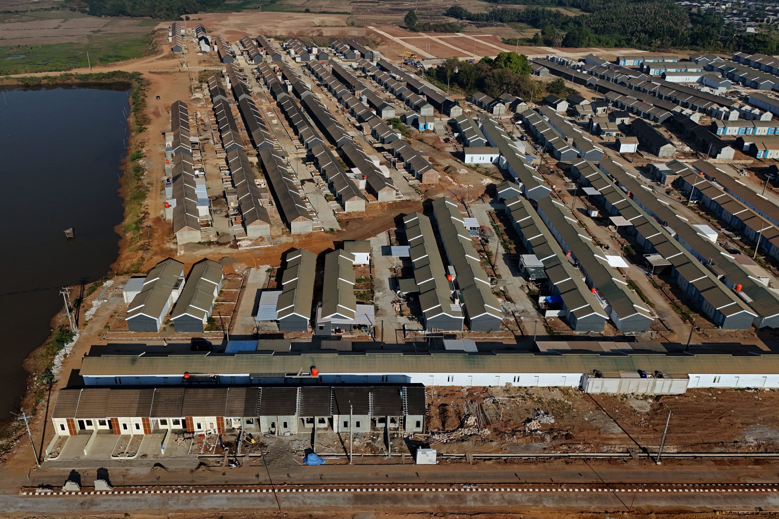 補助住宅の融資低迷、年間目標の５割