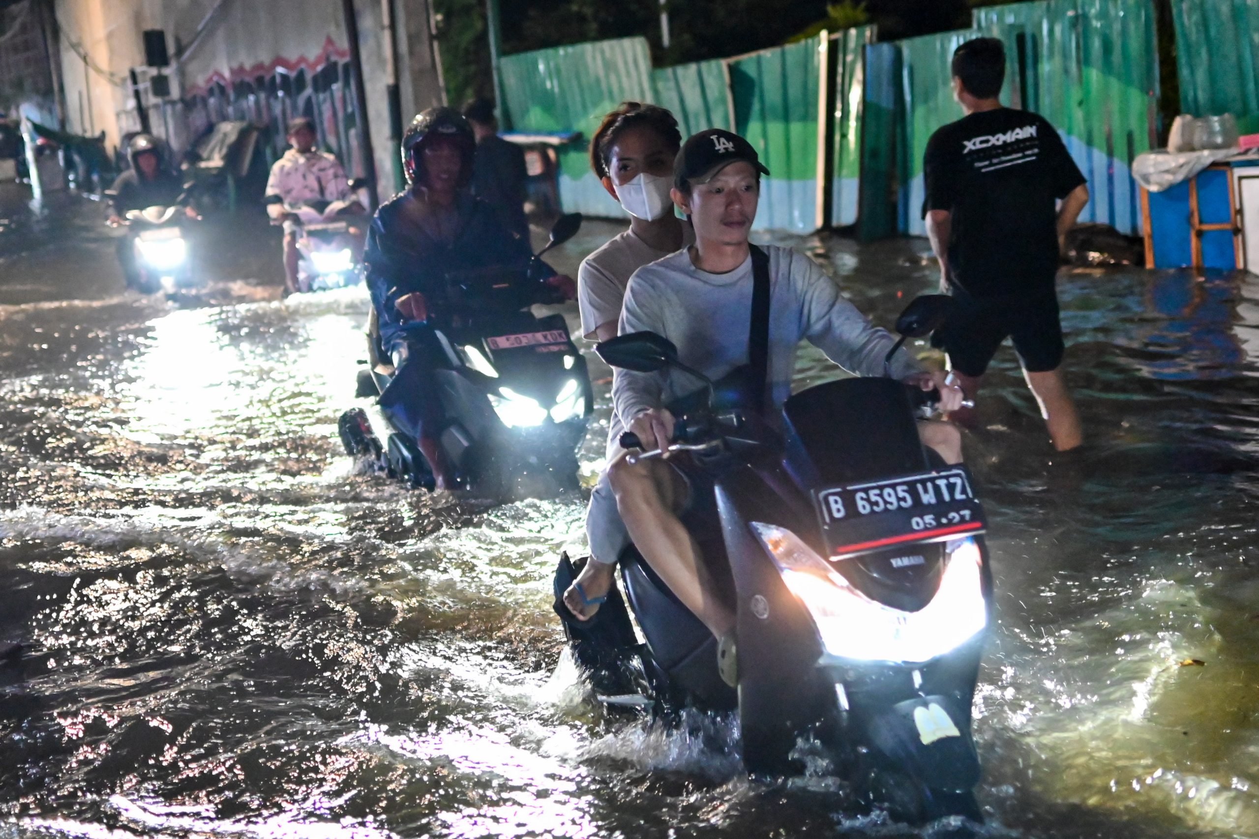 上からも下からも 都市をおそう「３つの水」ージャカルタの洪水、なぜ起きる？
