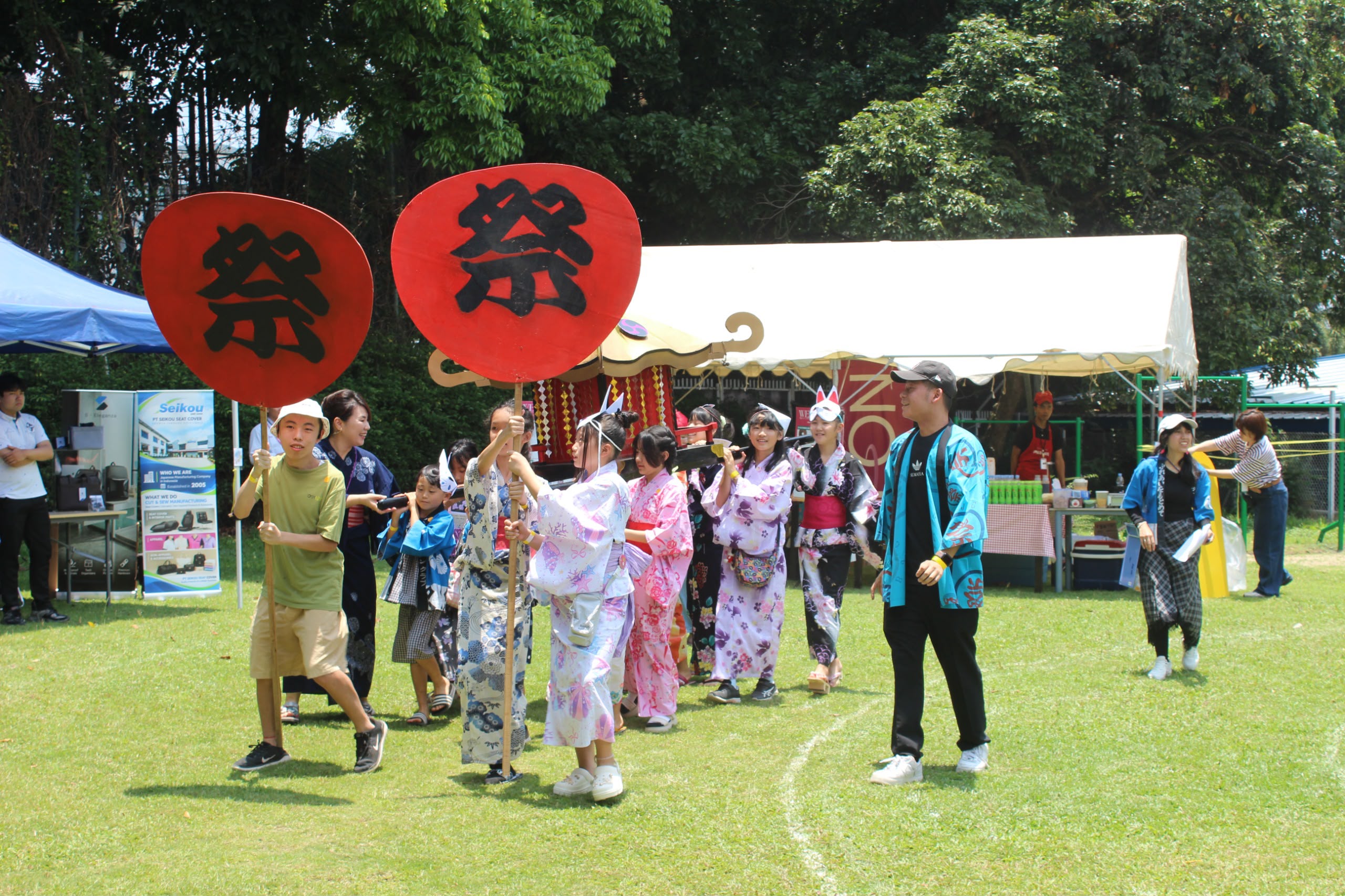 バンドンで７年ぶり夏祭りー日本人学校に240人超、地域交流深める