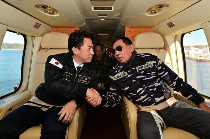 シャフリ国防相が横須賀基地を訪問