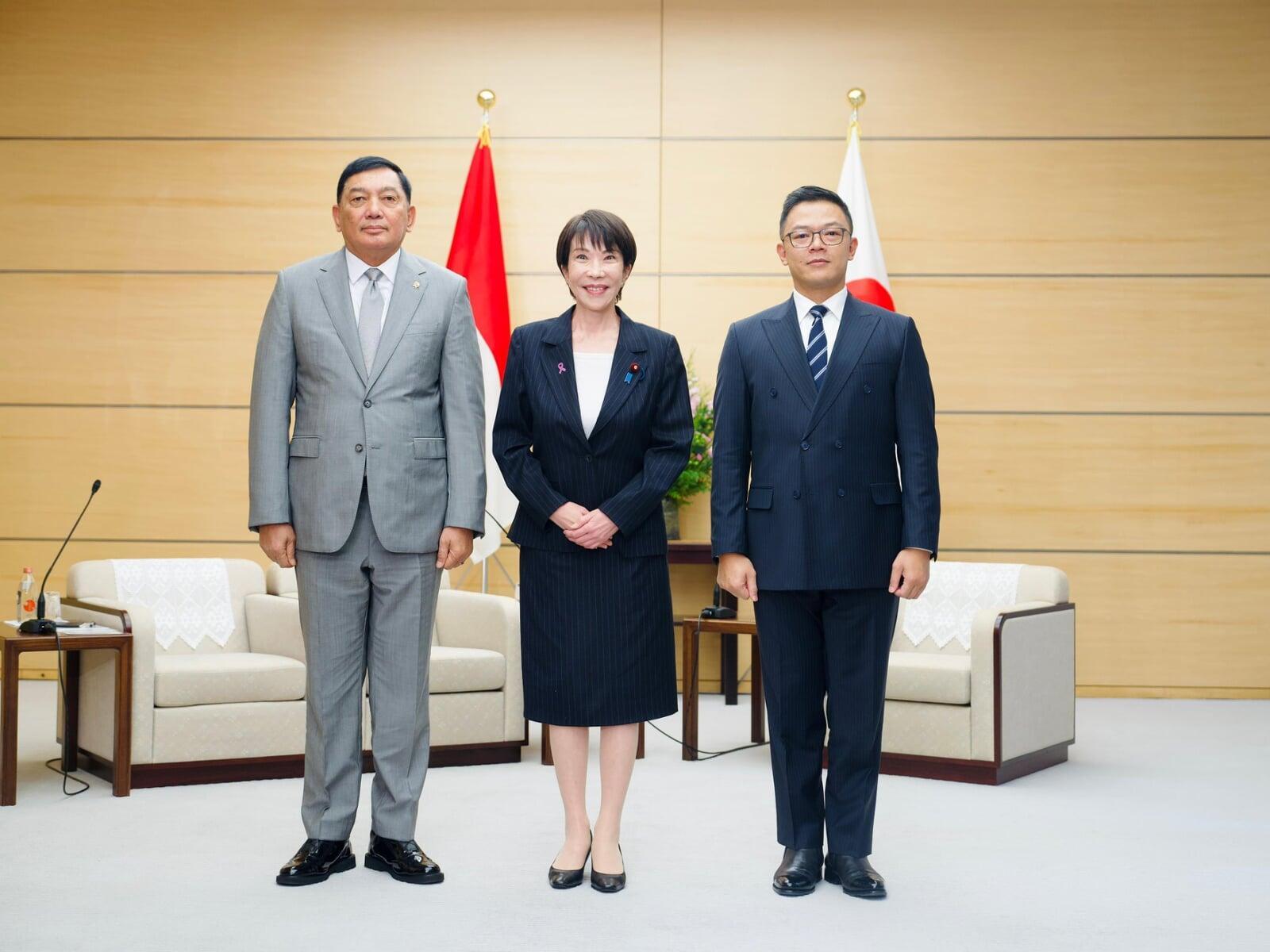 高市首相を表敬、協力確認