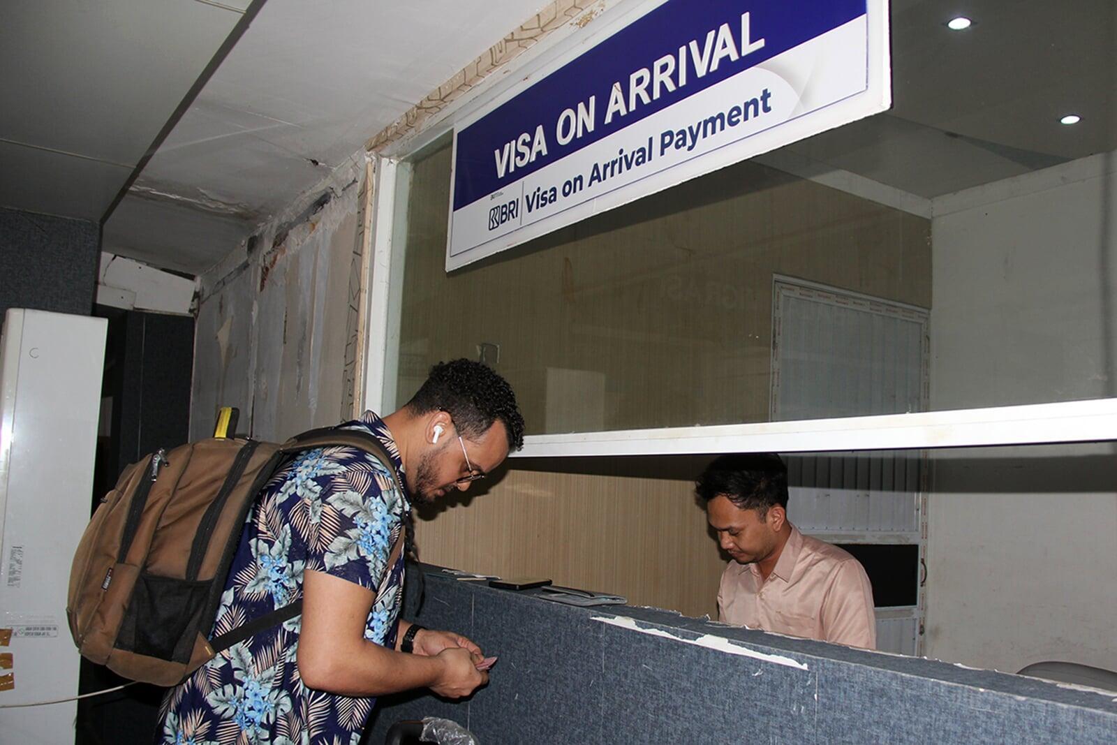 短信ニュース：後れとる観光ビザ、国会で見直し議論