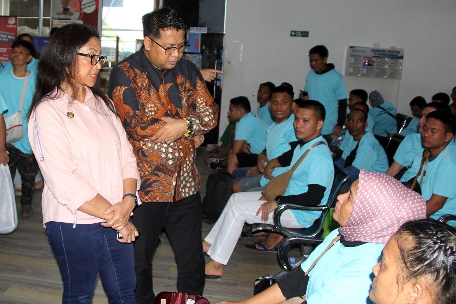 短信ニュース：「21年間給与なし」マレーシアで女性救助