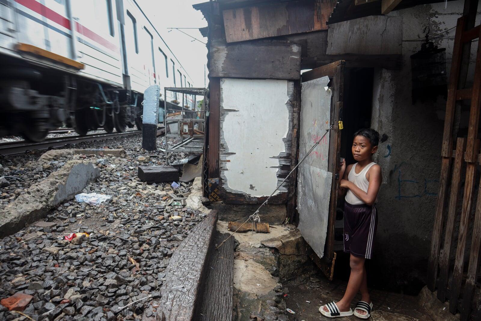 短信ニュース：極貧層100万人に国有地配布へ